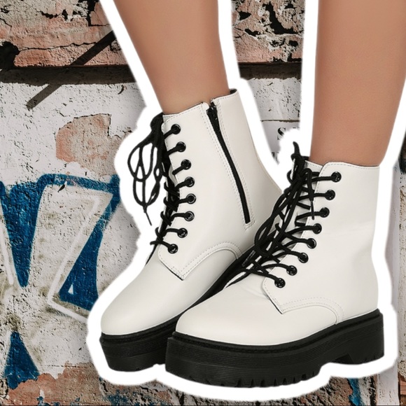 QUPID Raffi White Lace Up Chunky Lug Combat Boots - Picture 3 of 11